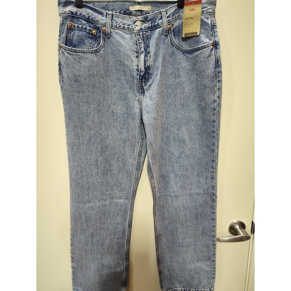 Levis Women Low Pro Straight Size 32